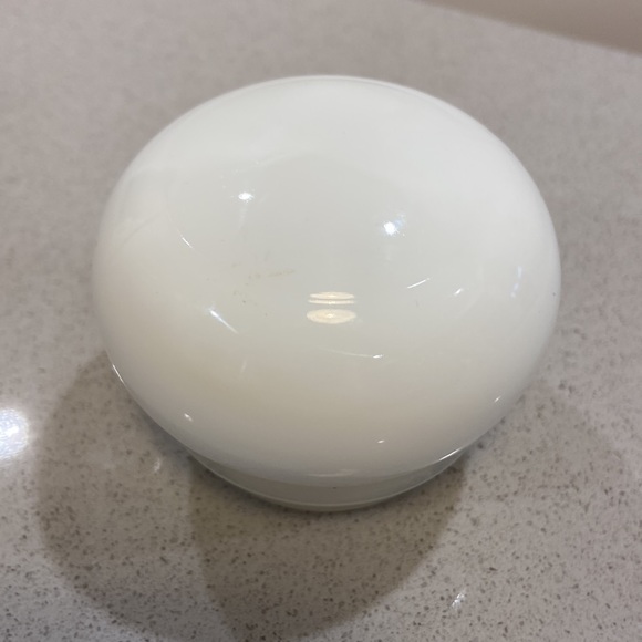 Vintage Milk Glass Apothecary Jar with bubble lid. Made in Belgium. - Picture 6 of 12